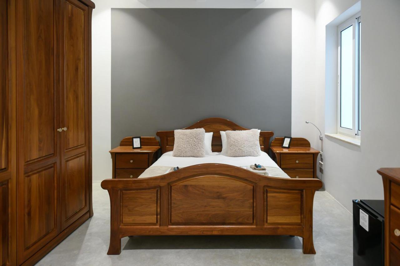Privilege Suite Pieta Ngoại thất bức ảnh